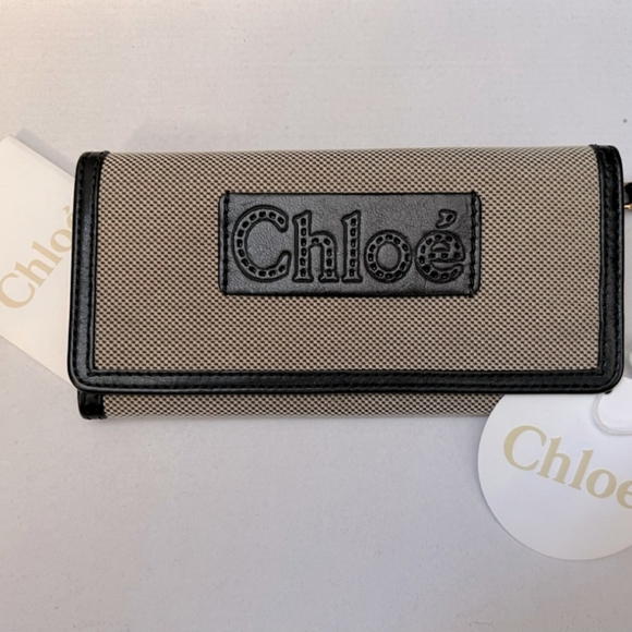 Chloé: Canvas & Black Leather Flap Biege with Gold & Leather Chain - Picture 2 of 14